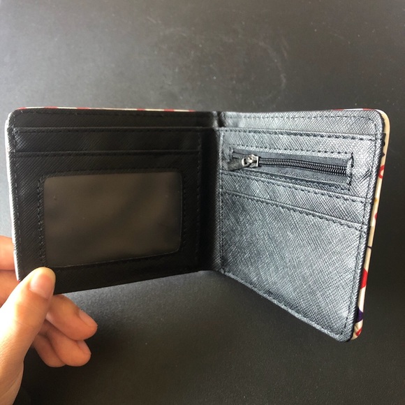 Pretty Harley Quinn wallet!! NWOT - Picture 3 of 4